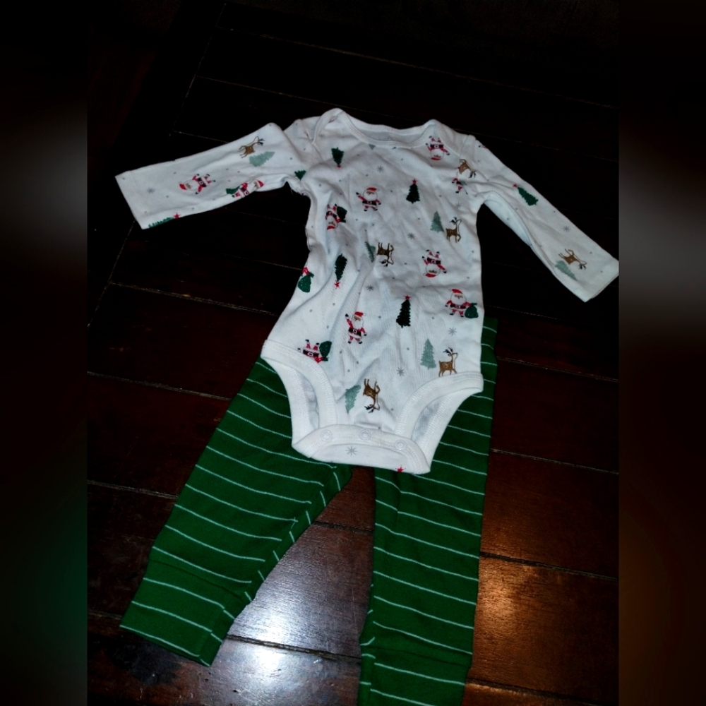 Carter's baby Christmas pj's sz 6 months
